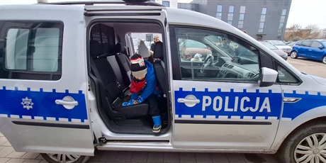 Powiększ grafikę: wycieczka-motylkow-do-ii-komisariatu-policji-w-gdansku-658679.jpg