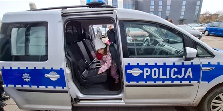 Powiększ grafikę: wycieczka-motylkow-do-ii-komisariatu-policji-w-gdansku-658680.jpg