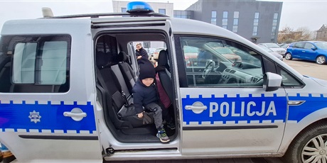 Powiększ grafikę: wycieczka-motylkow-do-ii-komisariatu-policji-w-gdansku-658682.jpg