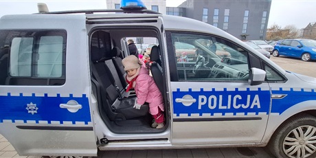 Powiększ grafikę: wycieczka-motylkow-do-ii-komisariatu-policji-w-gdansku-658683.jpg