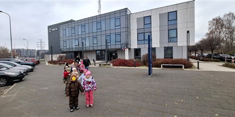 Powiększ grafikę: wycieczka-motylkow-do-ii-komisariatu-policji-w-gdansku-658686.jpg