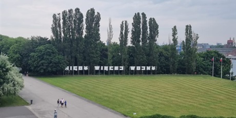 Powiększ grafikę: wycieczka-na-westerplatte-motylki-i-pszczolki-628796.jpg