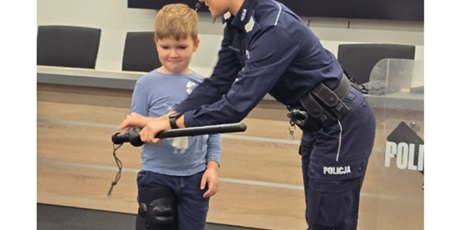 Powiększ grafikę: wycieczka-pszczolek-na-komisariat-policji-650093.jpg