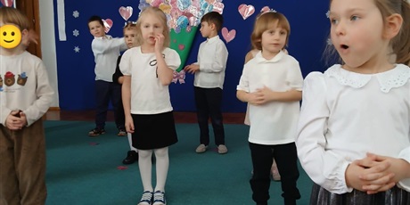 Powiększ grafikę: wystep-gr-ii-z-okazji-dnia-babci-i-dziadka-672583.jpg