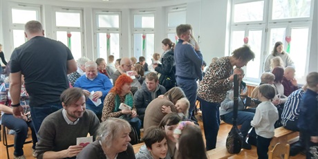 Powiększ grafikę: wystep-gr-ii-z-okazji-dnia-babci-i-dziadka-672589.jpg