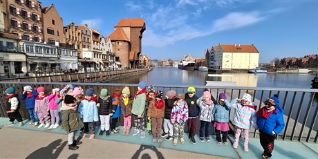 Powiększ grafikę: z-marynarzem-motlawkiem-po-statku-lekcja-muzealna-motylkow-w-narodowym-muzeum-morskim-682940.jpg