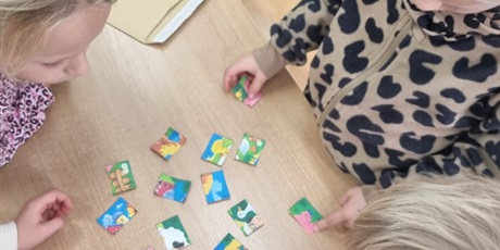 Powiększ grafikę: zajecia-dydaktyczne-gr-iii-w-sp6-lingwista-652400.jpg