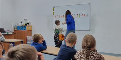 Powiększ grafikę: zajecia-dydaktyczne-gr-iii-w-sp6-lingwista-652407.jpg